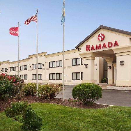 Ramada By Wyndham Newark/Wilmington Exterior foto