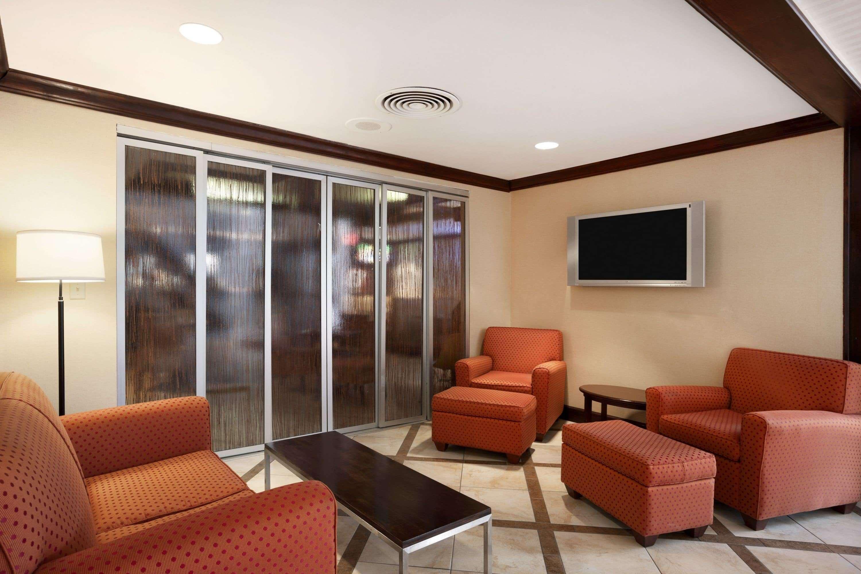 Ramada By Wyndham Newark/Wilmington Exterior foto