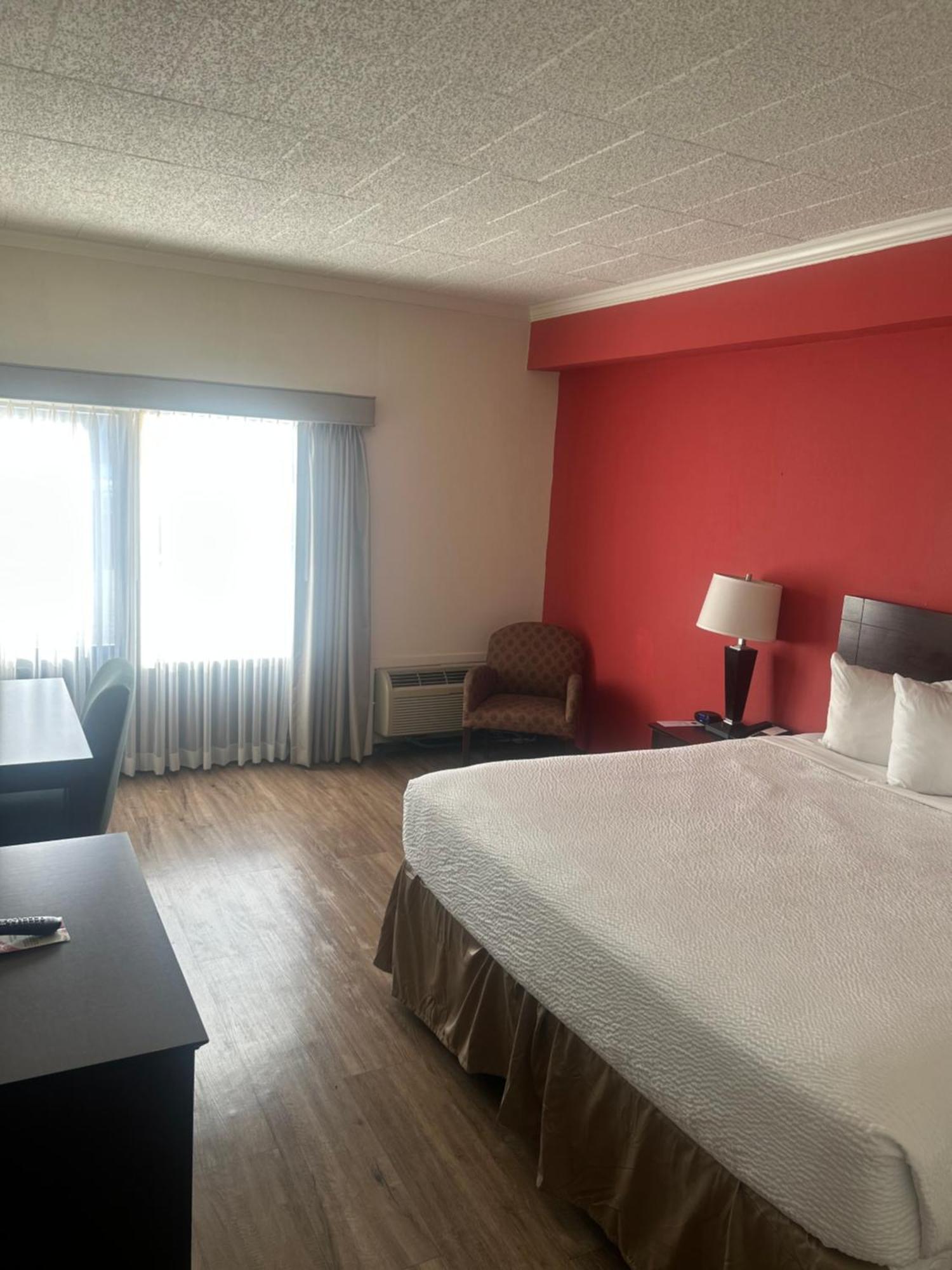 Ramada By Wyndham Newark/Wilmington Exterior foto